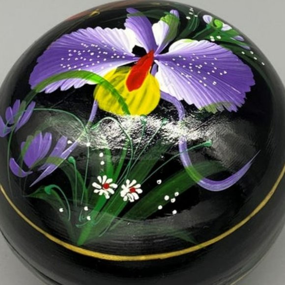 Hand Painted Wood Lacquered Round Trinket Box-Random Design Picked By Seller - Picture 2 of 3